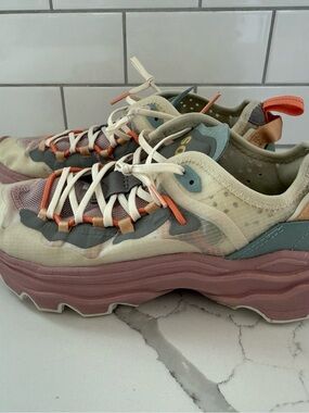 SOREL Kinetic Breakthru Tech Sneaker Shoe Size 8.5 Womans White Pink